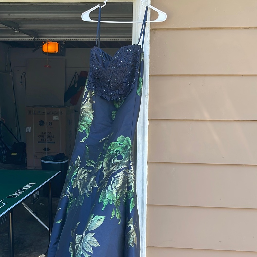 Woman’s formal